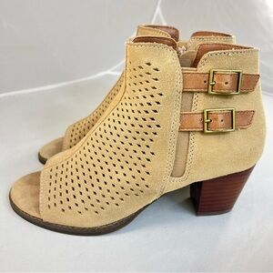 Vionic Tan Suede Perforated Open-Toe Ankle Booties with Buckle Detail Sz 7.5
